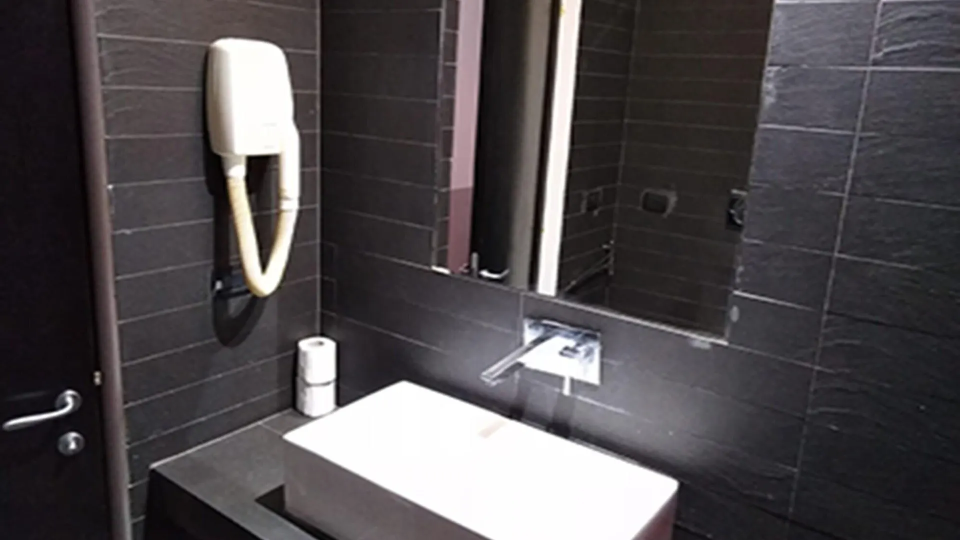 M&J Place Hostel Rome